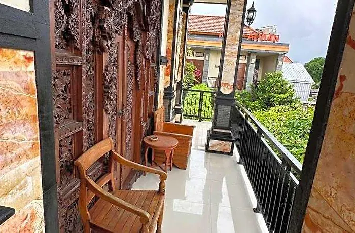 Oyo 3771 Kubu Alvian Hotel 2*