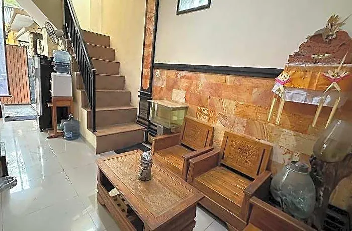 Hotel Oyo 3771 Kubu Alvian 2*